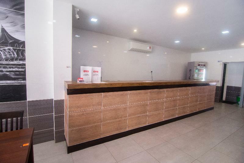 OYO 836 Mandurah Room&Cafe Near Hospital Umum Sarawak Kuching Luaran gambar