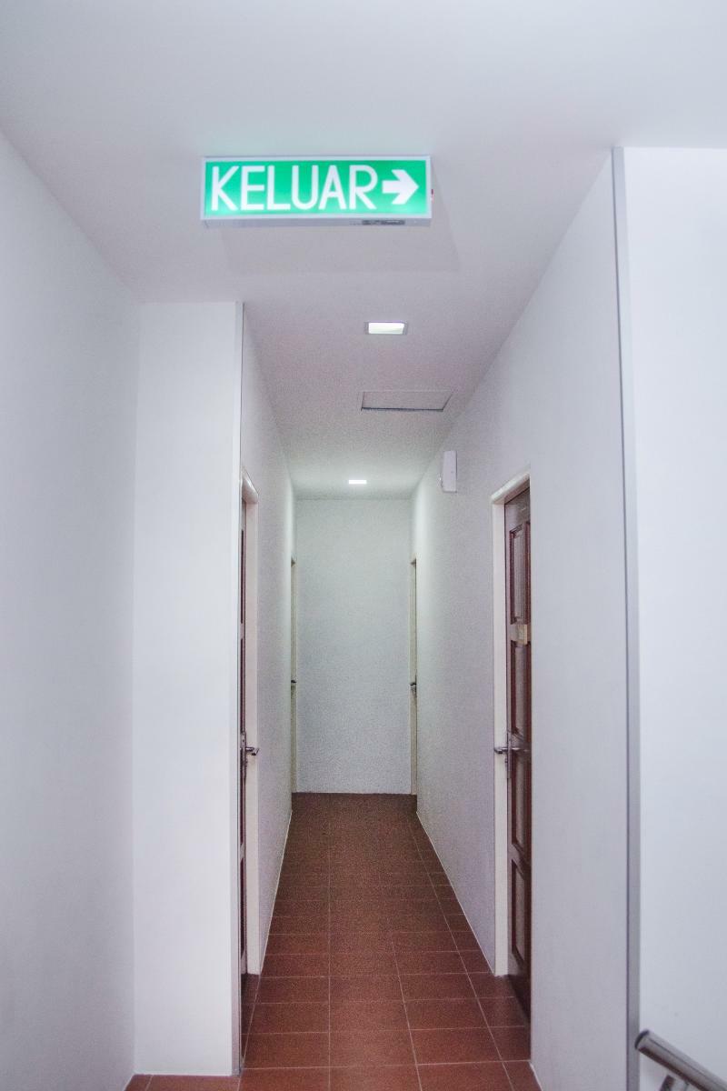 OYO 836 Mandurah Room&Cafe Near Hospital Umum Sarawak Kuching Luaran gambar