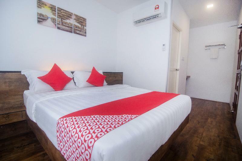 OYO 836 Mandurah Room&Cafe Near Hospital Umum Sarawak Kuching Luaran gambar