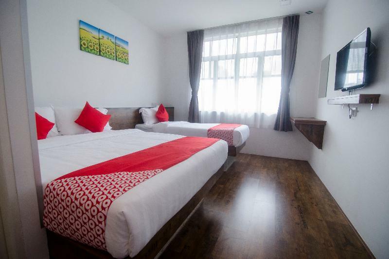 OYO 836 Mandurah Room&Cafe Near Hospital Umum Sarawak Kuching Luaran gambar