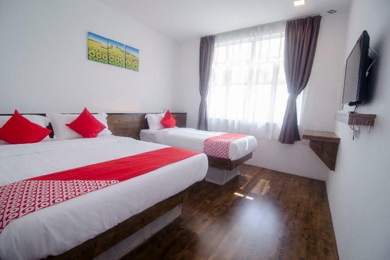 OYO 836 Mandurah Room&Cafe Near Hospital Umum Sarawak Kuching Luaran gambar