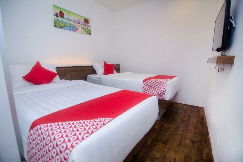 OYO 836 Mandurah Room&Cafe Near Hospital Umum Sarawak Kuching Luaran gambar