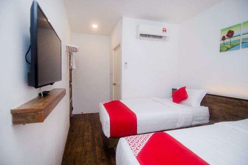 OYO 836 Mandurah Room&Cafe Near Hospital Umum Sarawak Kuching Luaran gambar