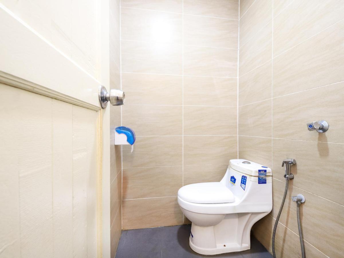 OYO 836 Mandurah Room&Cafe Near Hospital Umum Sarawak Kuching Luaran gambar