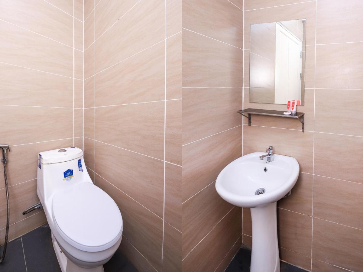 OYO 836 Mandurah Room&Cafe Near Hospital Umum Sarawak Kuching Luaran gambar