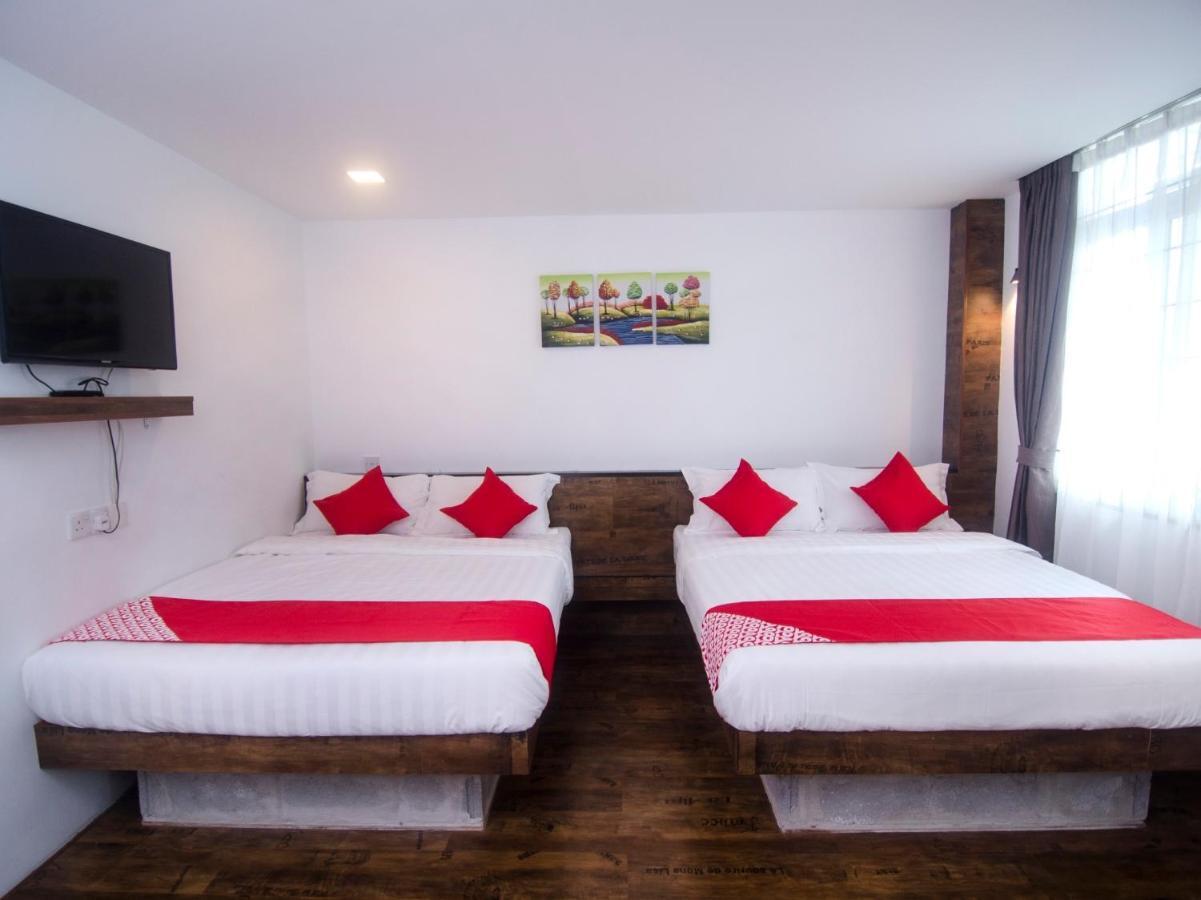 OYO 836 Mandurah Room&Cafe Near Hospital Umum Sarawak Kuching Luaran gambar