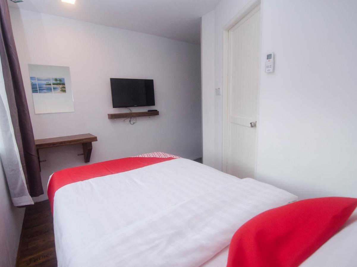 OYO 836 Mandurah Room&Cafe Near Hospital Umum Sarawak Kuching Luaran gambar