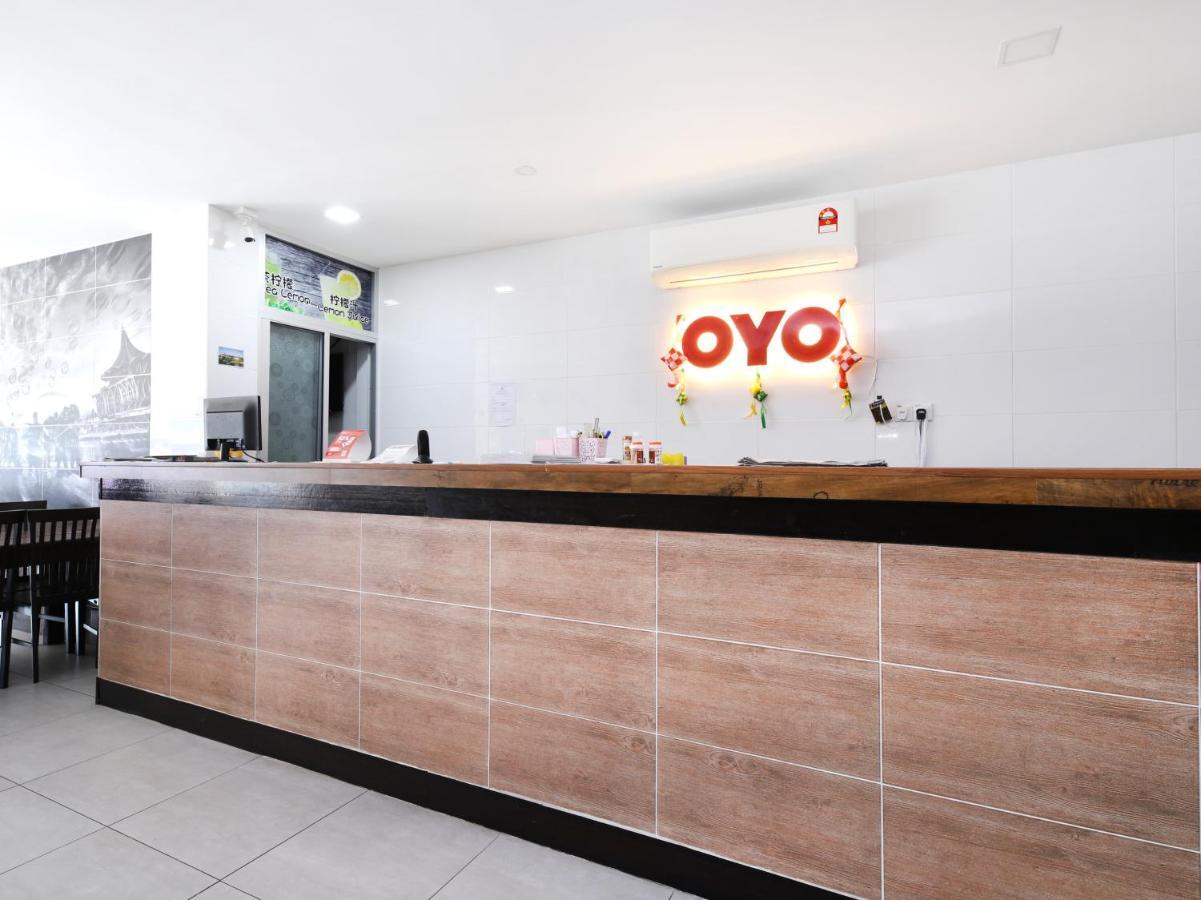 OYO 836 Mandurah Room&Cafe Near Hospital Umum Sarawak Kuching Luaran gambar